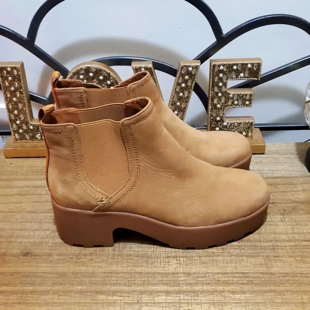 ZODIAC Women's Leather Tavi Ankle Chunky Lug Boot Latte, Sz 9.5, Euro Boho